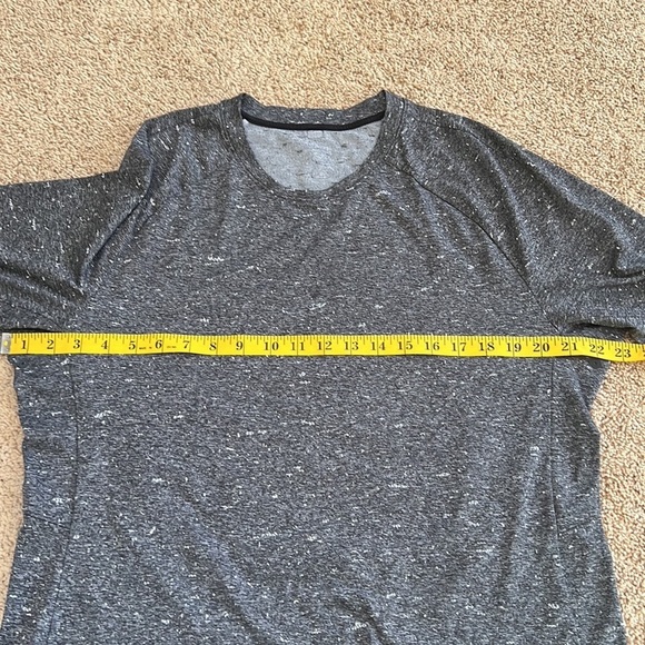 Lululemon Athletica grey mens long sleeve tee. - Picture 9 of 9